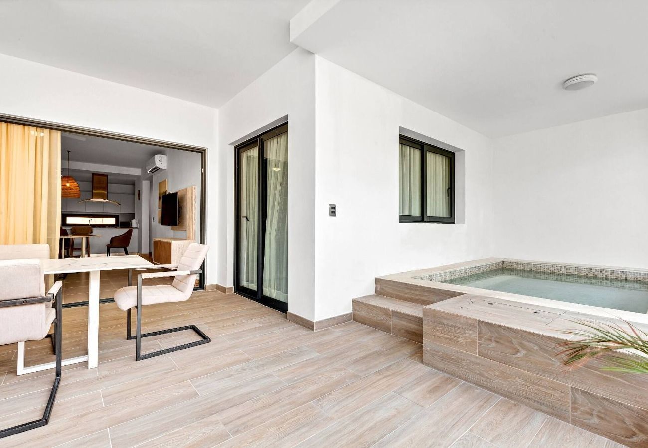 Condominium in Punta Cana - LIS4C04 - Apartamento de playa con piscina