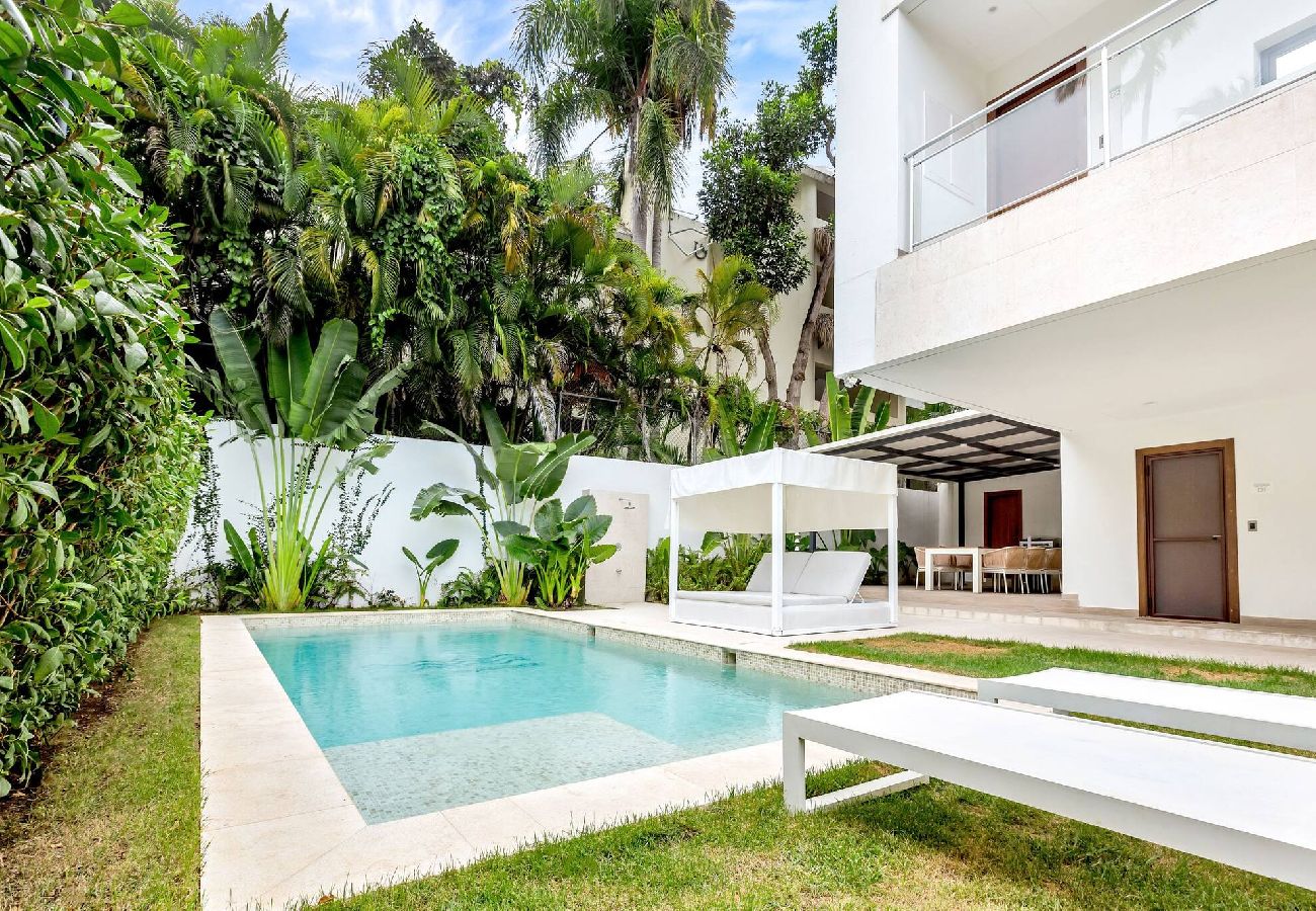 Condominium in Punta Cana - LIS4C04 - Apartamento de playa con piscina