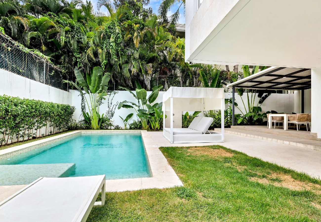 Condominium in Punta Cana - LIS4C04 - Apartamento de playa con piscina