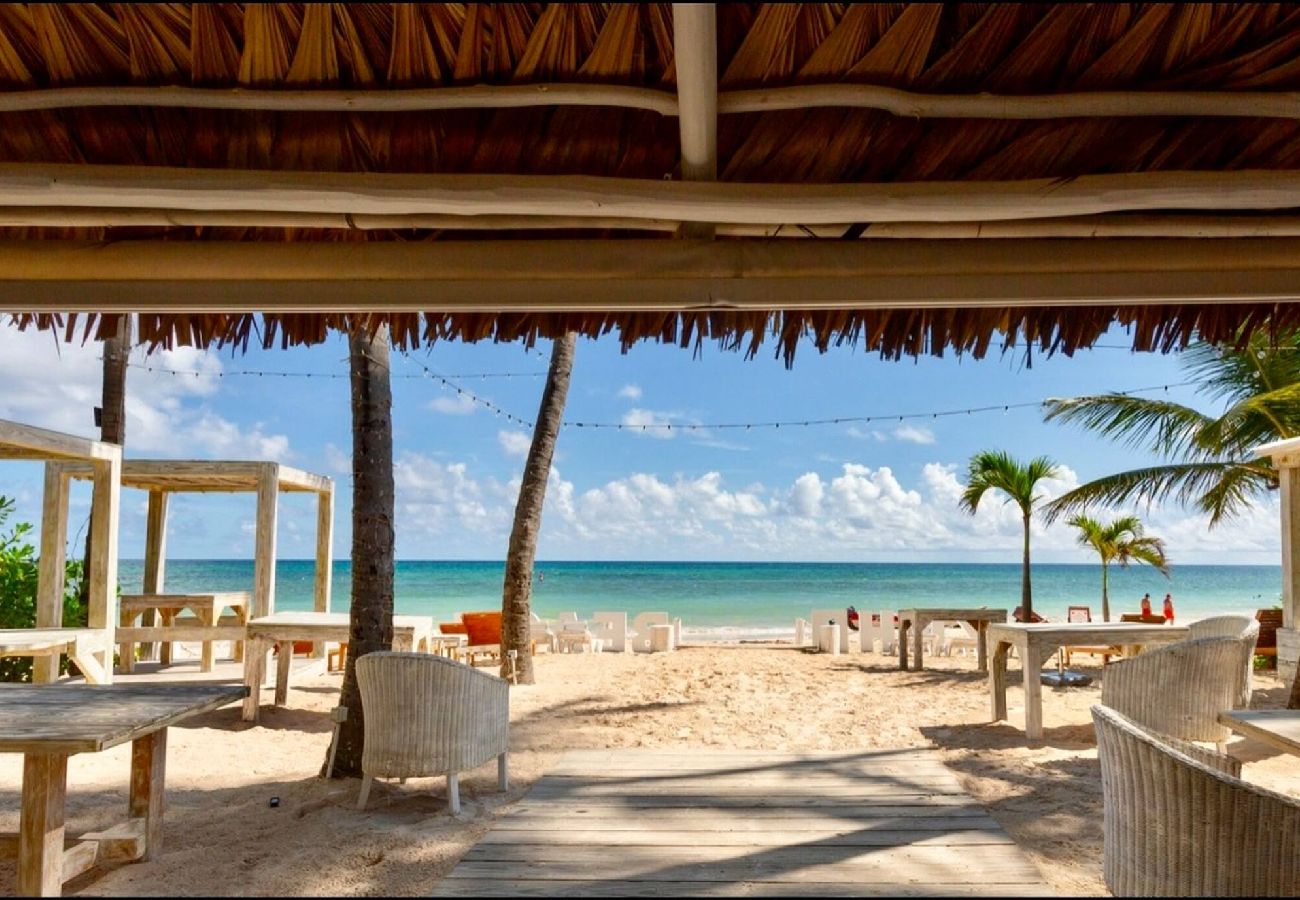 Condominium in Punta Cana - LIS4C04 - Apartamento de playa con piscina