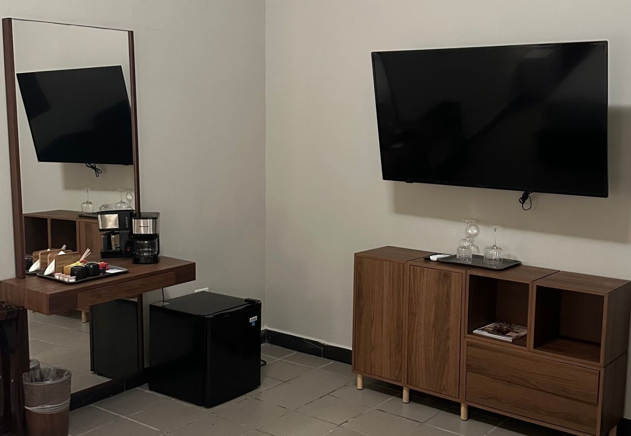 Rent by room in San Juan - The Oliver, Queen Interior Room, Old San Juan