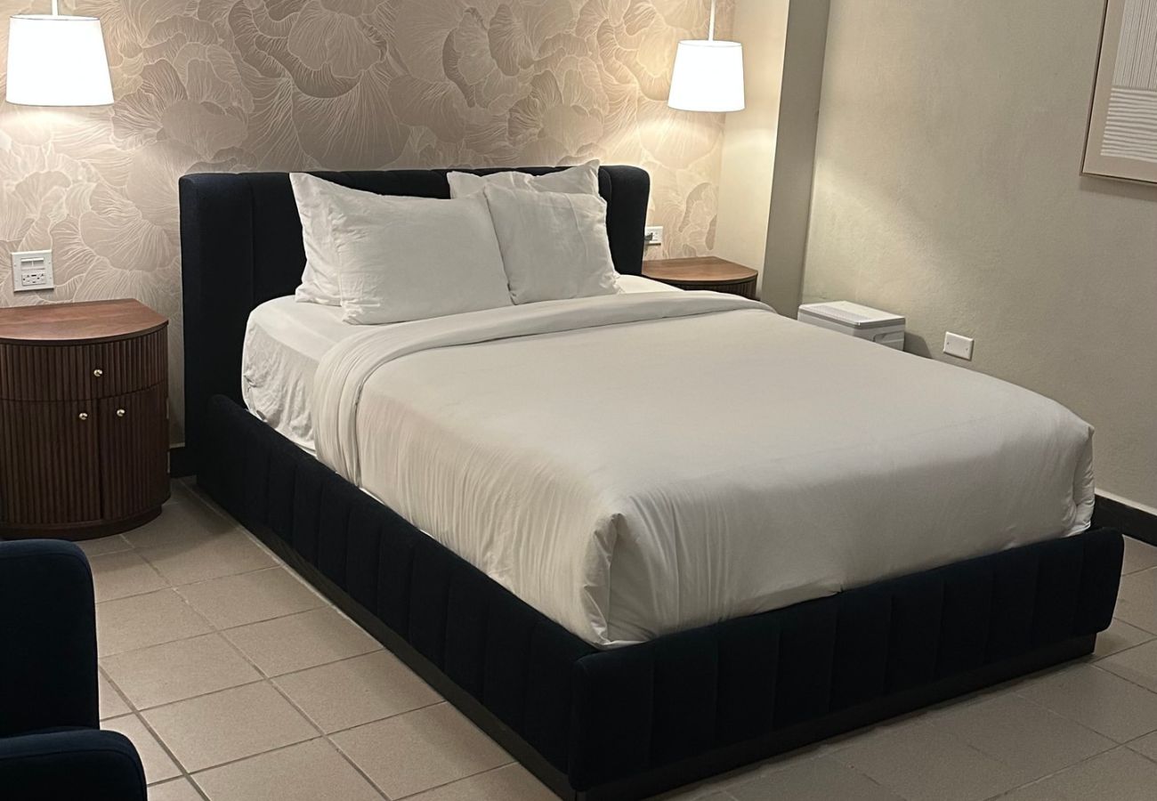 Rent by room in San Juan - The Oliver, Queen Interior Room, Old San Juan