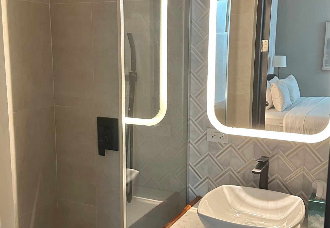 Apartment in San Juan - The Oliver, Junior Suite with Skylight Shower, Old San Juan