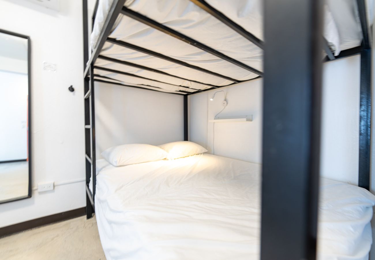 Rent by room in San Juan - Juliette Hostel, Bed in 8-Bed Female Dorm, Old San Juan