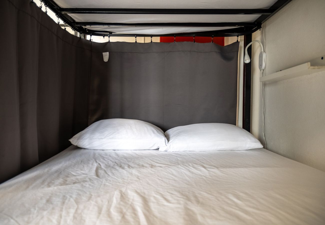 Rent by room in San Juan - Juliette Hostel, Bed in 8-Bed Female Dorm, Old San Juan