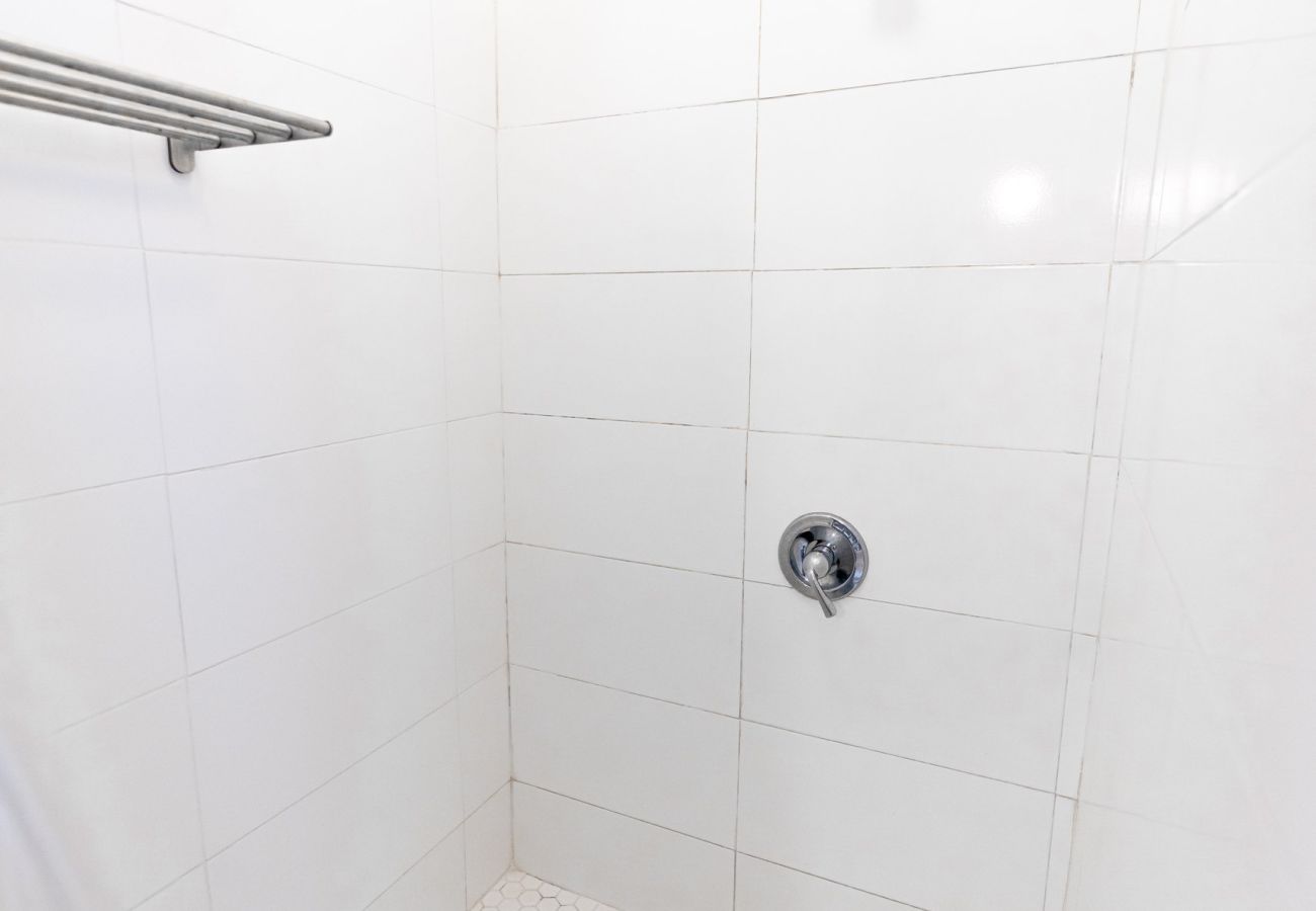 Rent by room in San Juan - Juliette Hostel, Bed in 8-Bed Female Dorm, Old San Juan