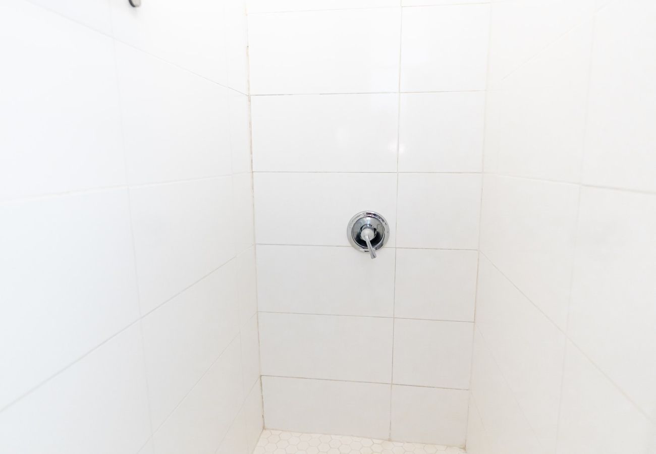 Rent by room in San Juan - Juliette Hostel, Bed in 6-Bed Female Dorm, Old San Juan