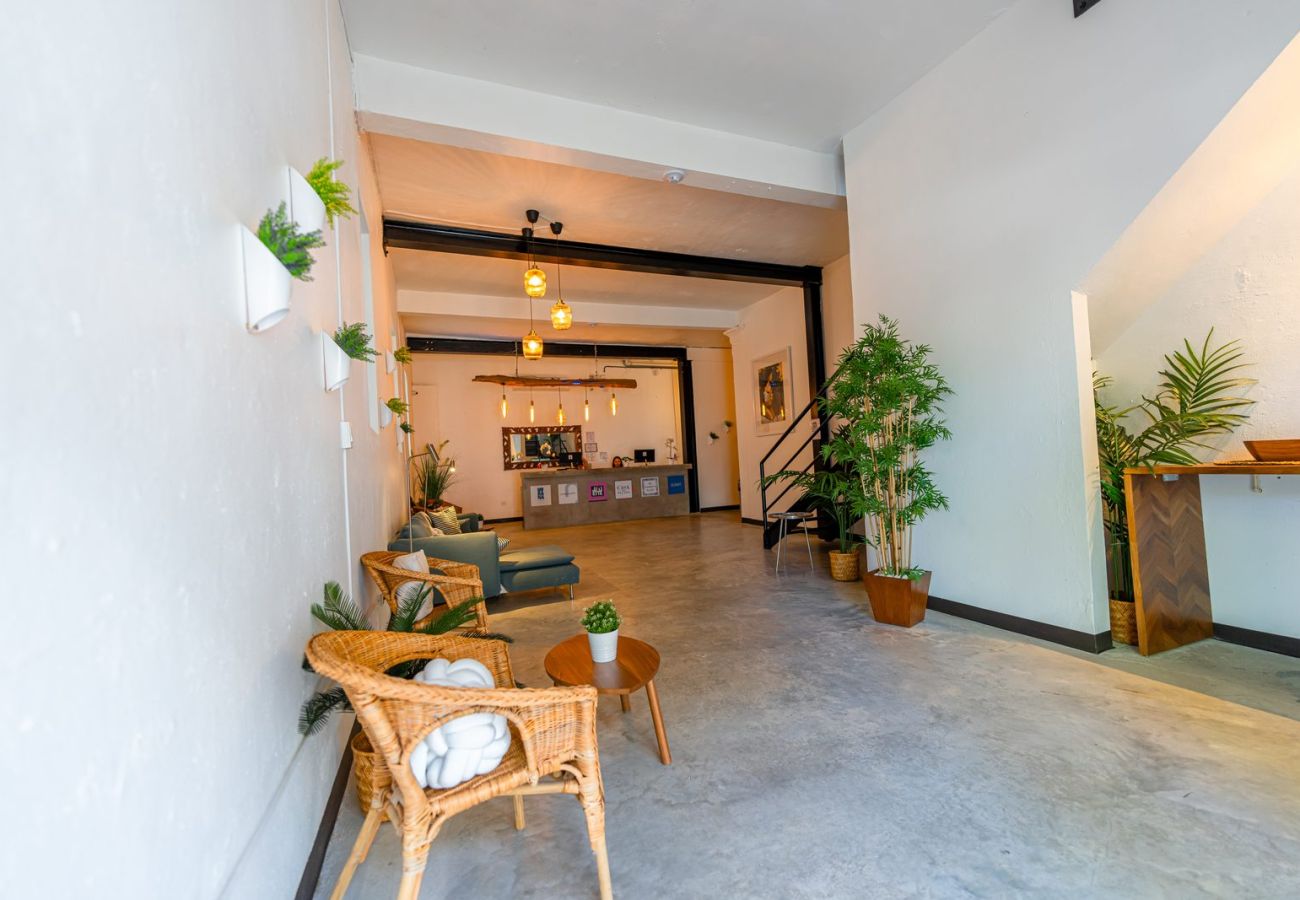 Rent by room in San Juan - Juliette Hostel, Bed in 6-Bed Female Dorm, Old San Juan