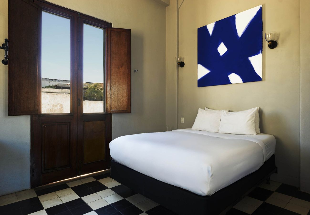 Rent by room in San Juan - El Colonial, Juliette Balconette Queen, Old San Juan