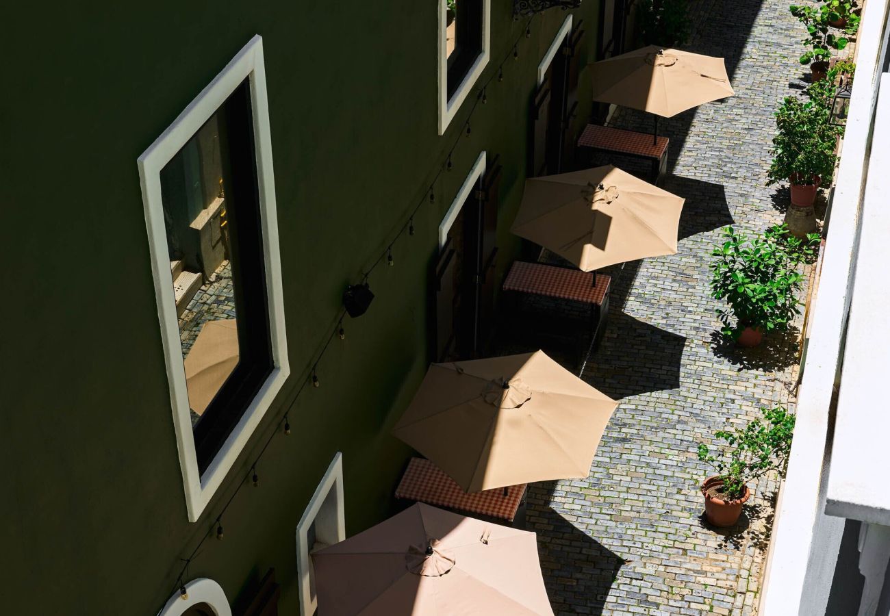 Rent by room in San Juan - El Colonial, Juliette Balconette Queen, Old San Juan