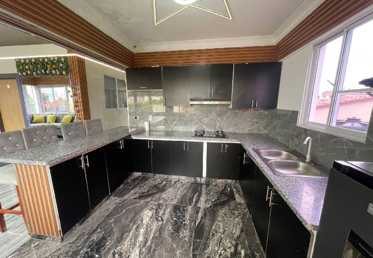 Apartment in Santo Domingo Este - Spacious 3BR with Jacuzzi Access