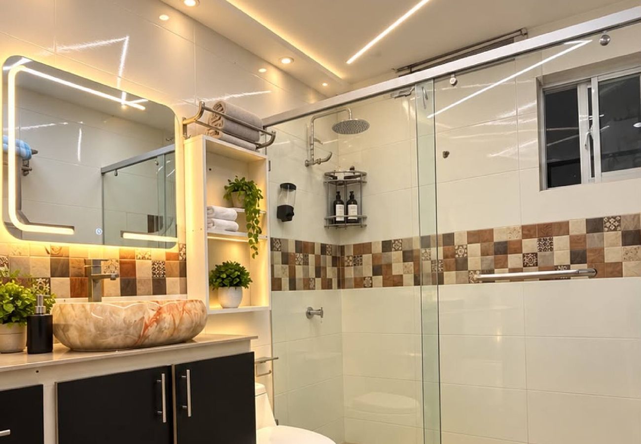 Apartment in Santo Domingo Este - Spacious 3BR with Jacuzzi Access