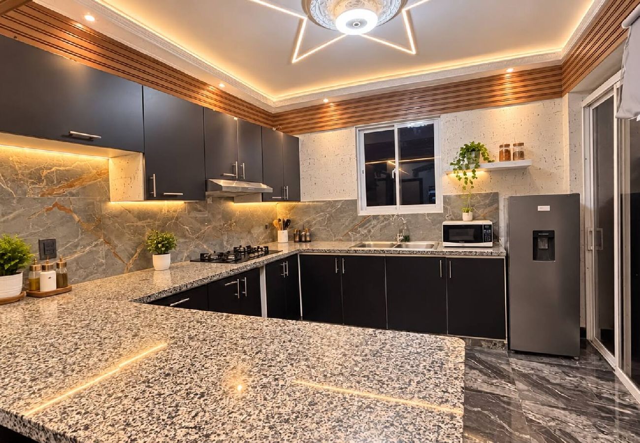 Apartment in Santo Domingo Este - Spacious 3BR with Jacuzzi Access