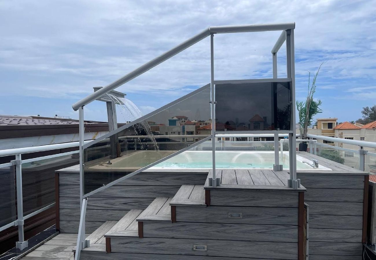 Apartment in Santo Domingo Este - King Suite with Rooftop Jacuzzi Access