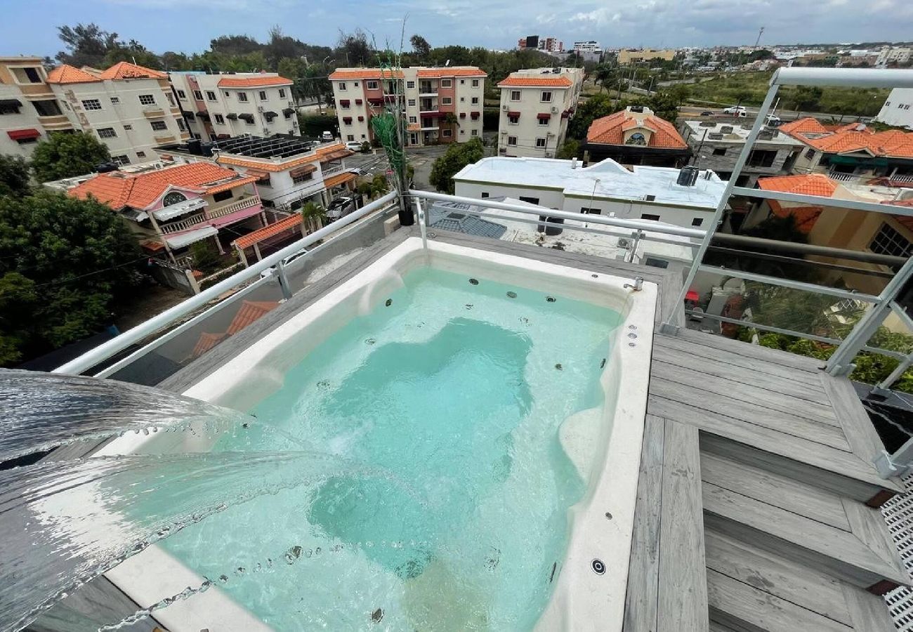 Apartment in Santo Domingo Este - King Suite with Rooftop Jacuzzi Access
