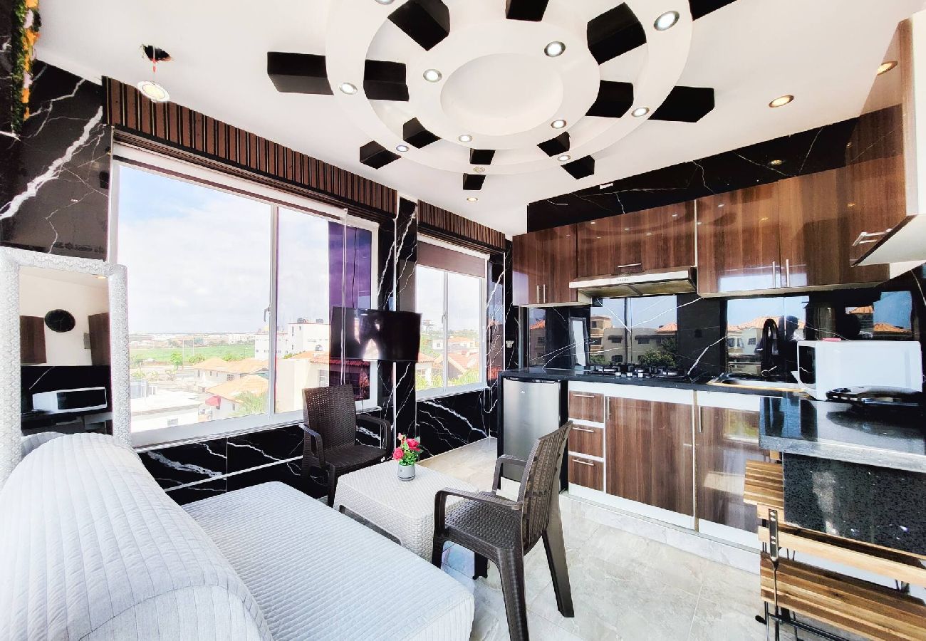 Apartment in Santo Domingo Este - King Suite with Rooftop Jacuzzi Access