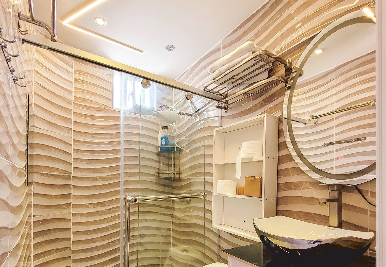 Apartment in Santo Domingo Este - King Suite with Rooftop Jacuzzi Access