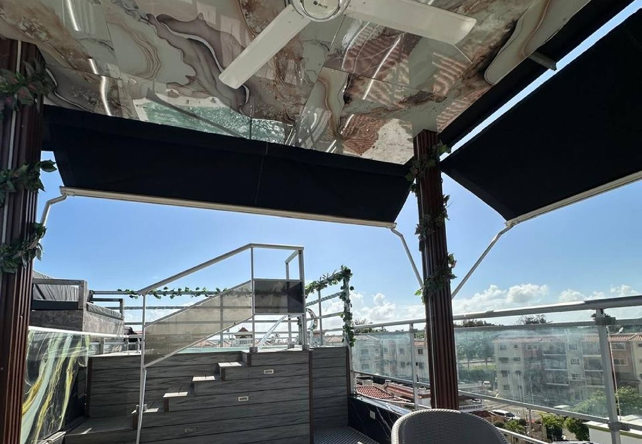 Apartment in Santo Domingo Este - King Suite with Rooftop Jacuzzi Access