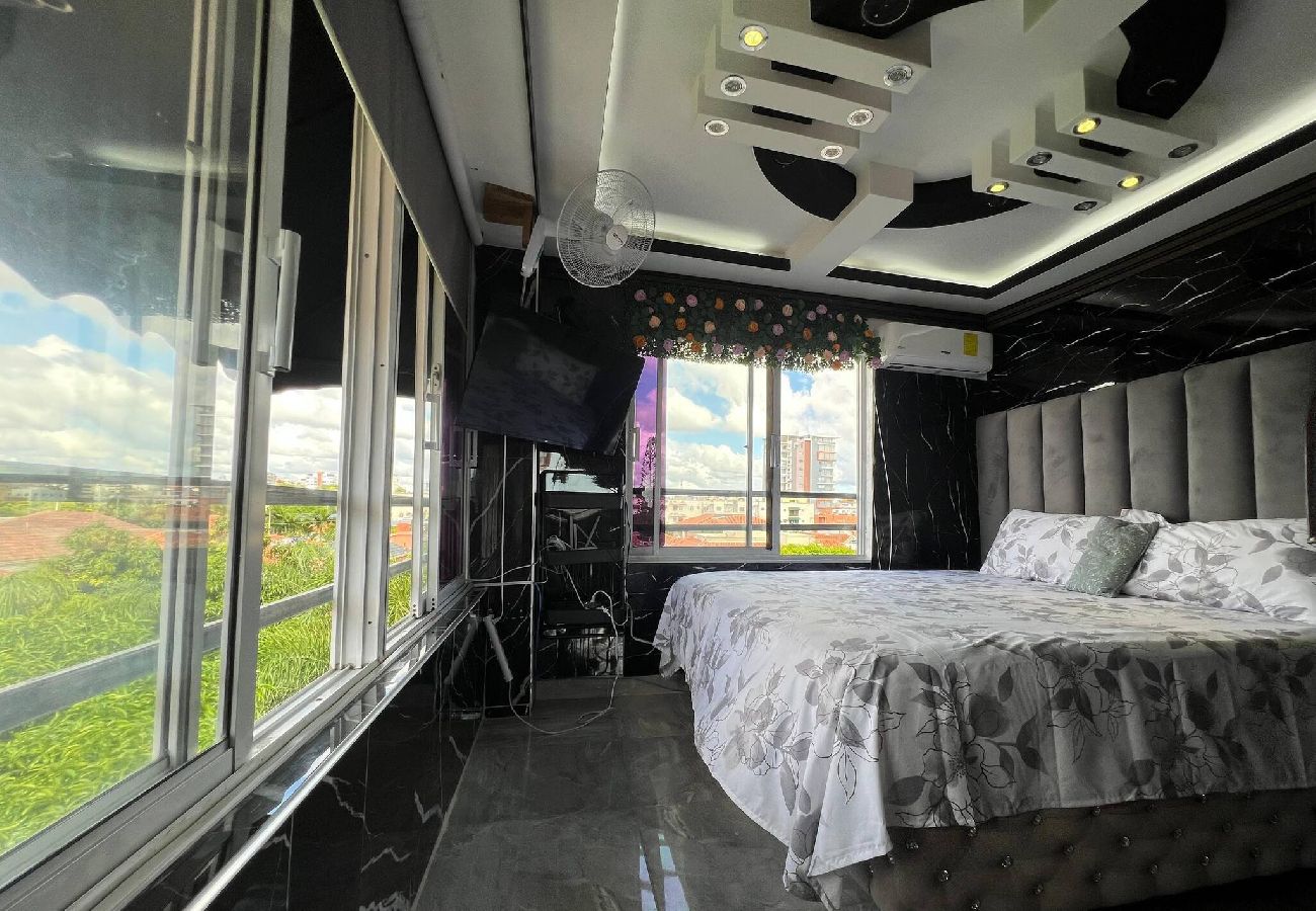 Apartment in Santo Domingo Este - King Suite with Rooftop Jacuzzi Access