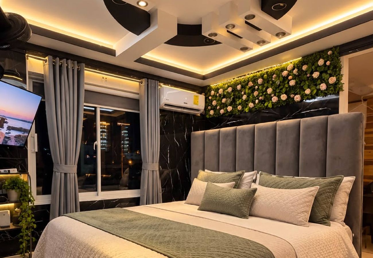 Apartment in Santo Domingo Este - King Suite with Rooftop Jacuzzi Access