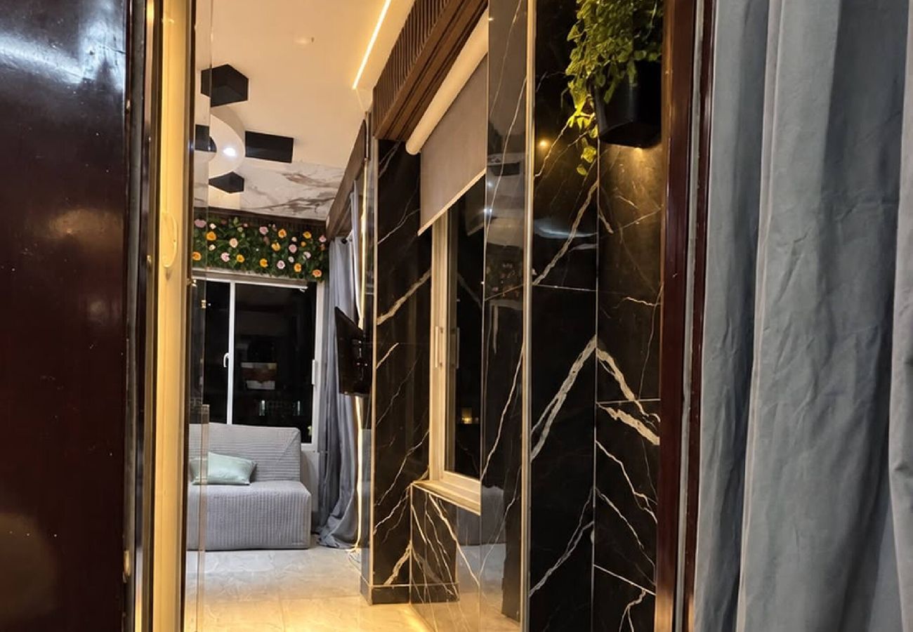 Apartment in Santo Domingo Este - King Suite with Rooftop Jacuzzi Access