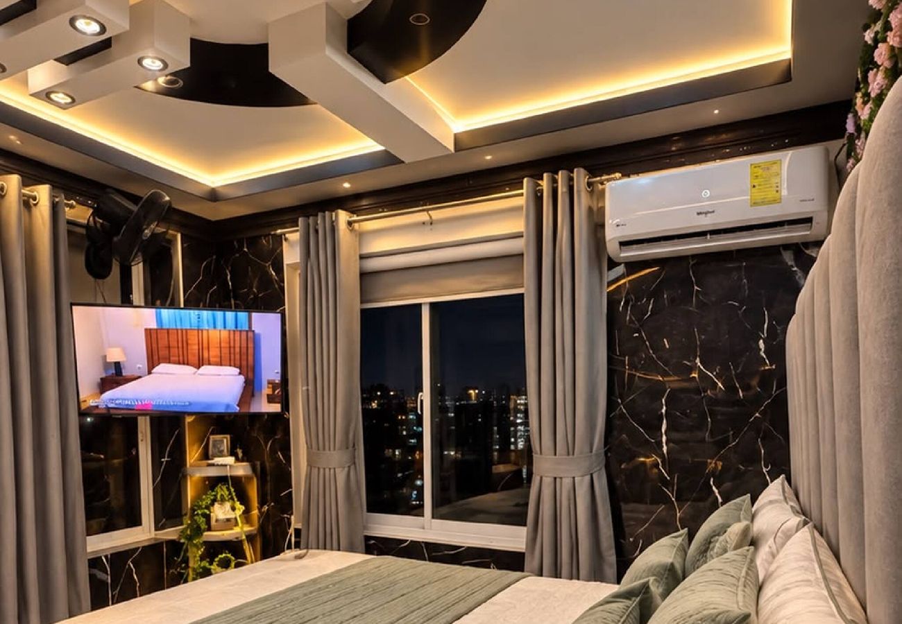 Apartment in Santo Domingo Este - King Suite with Rooftop Jacuzzi Access