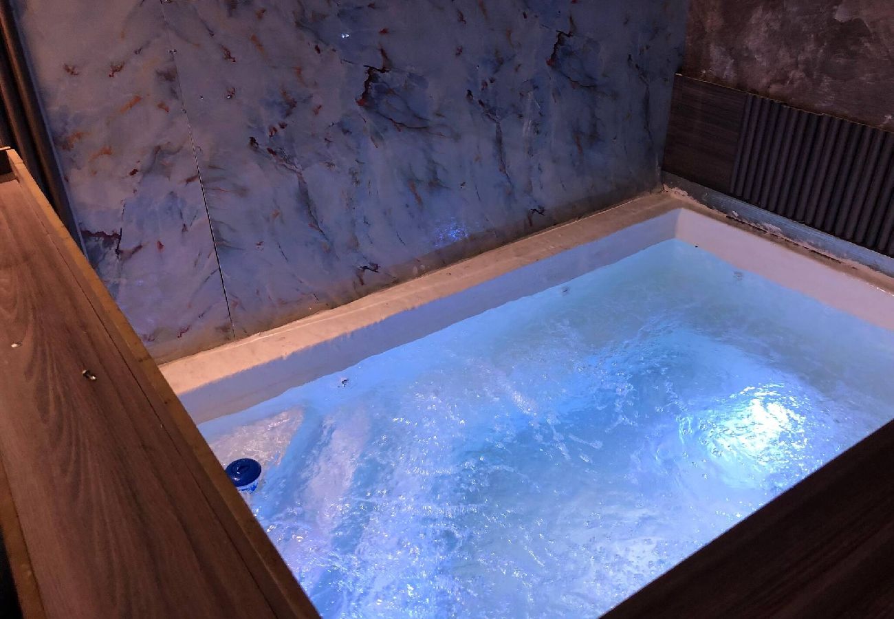 Apartment in Santo Domingo Este - Modern 1BR with Jacuzzi Access