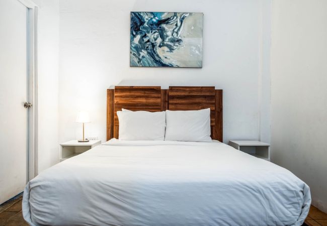Apartment in San Juan - Cozy 1BR Apartment in San Juan with Full AC - 2
