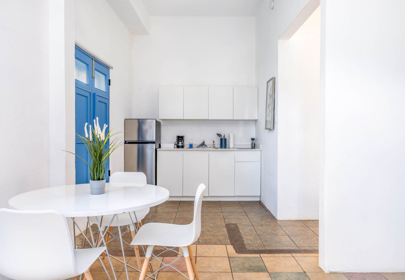 Apartment in San Juan - Cozy 1BR Apartment in San Juan with Full AC - 2