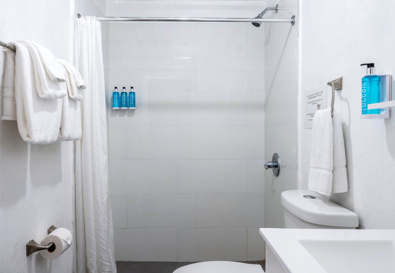 Apartment in San Juan - Cozy 1BR Apartment in San Juan with Full AC - 2