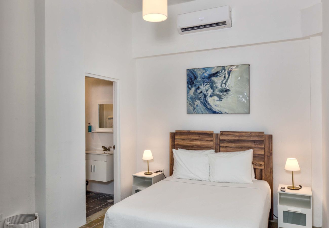 Apartment in San Juan - Cozy City Escape | 1BR with AC & Full Kitchen - 6